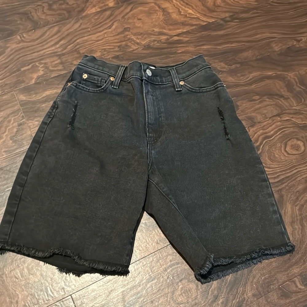 High waisted Levi shorts